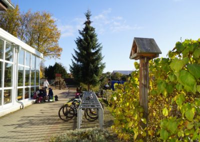 Vineta Grundschule Koserow Aussenansicht Schulhof